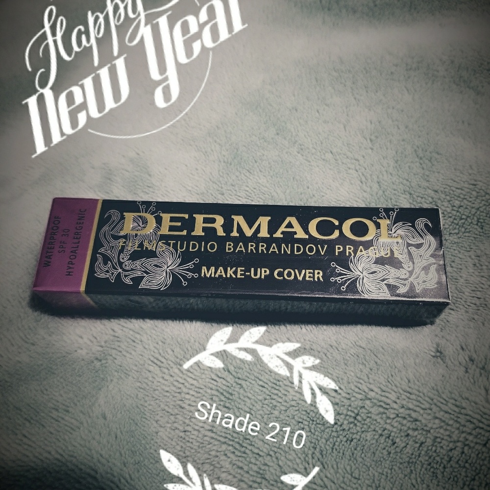 Auth.Dermacol Shade 210